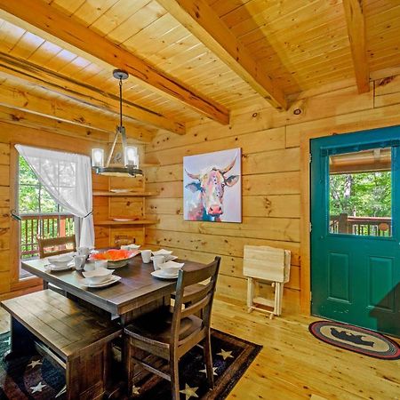 Gypsy Road - Privacy! Log Cabin With Hot Tub, Wifi, Directv And Arcade Севьервилл Экстерьер фото