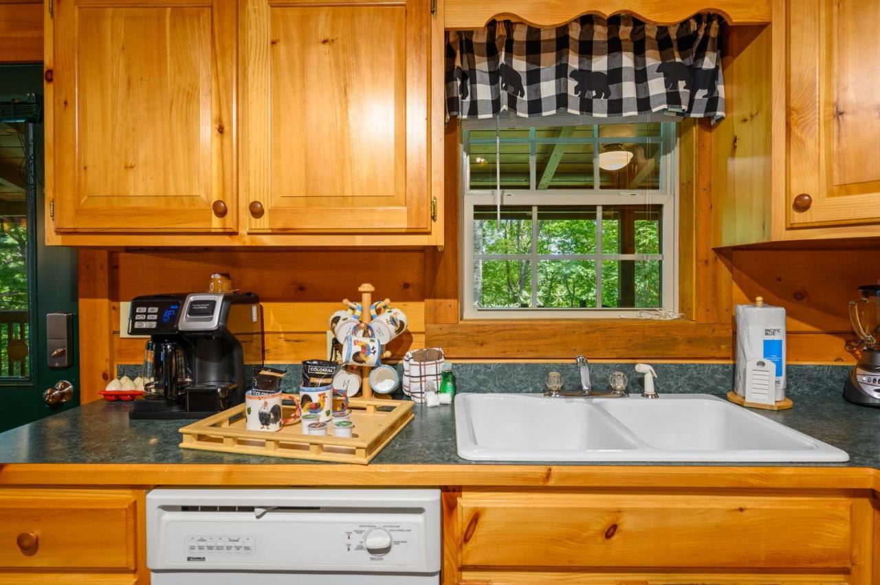 Gypsy Road - Privacy! Log Cabin With Hot Tub, Wifi, Directv And Arcade Севьервилл Экстерьер фото