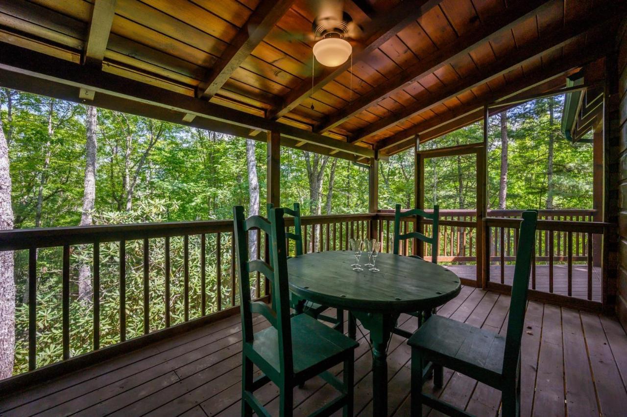 Gypsy Road - Privacy! Log Cabin With Hot Tub, Wifi, Directv And Arcade Севьервилл Экстерьер фото