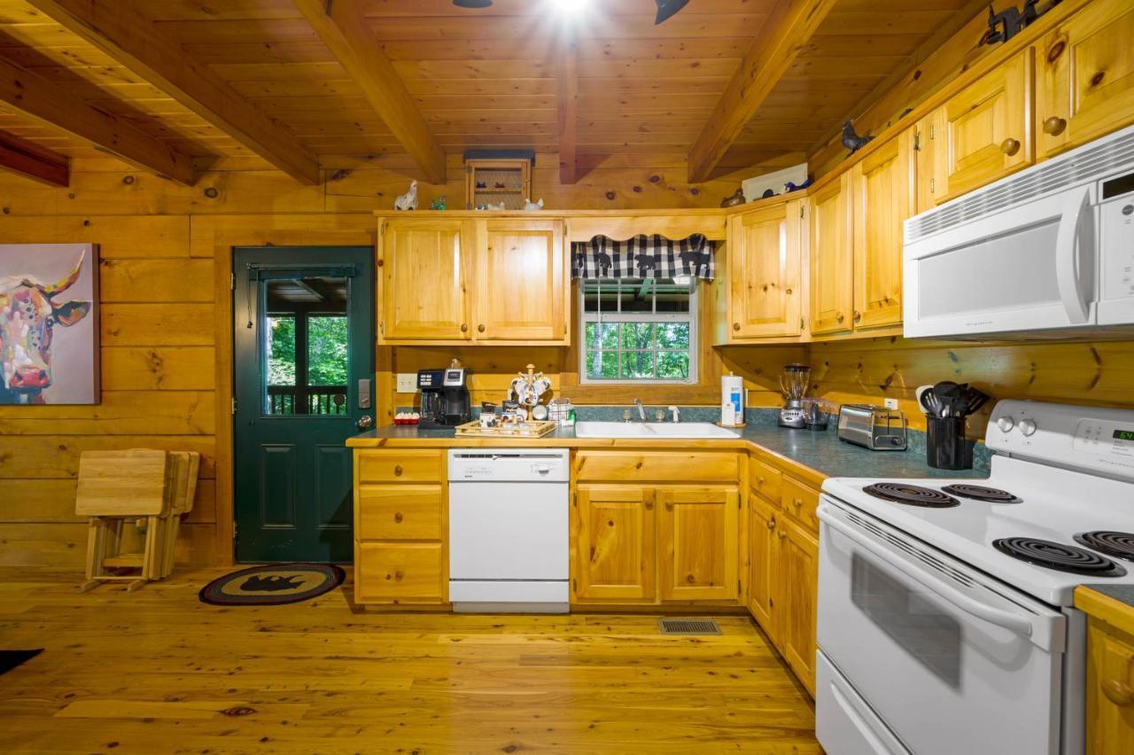 Gypsy Road - Privacy! Log Cabin With Hot Tub, Wifi, Directv And Arcade Севьервилл Экстерьер фото